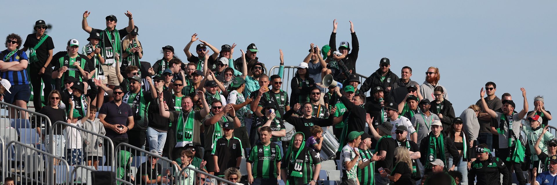 Western United Active Supporter Round fans